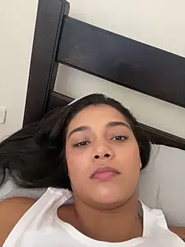 Snapshot of evely_coelloo chatting on March 2025 06:37:01 PM evely coelloo online show from March 2025 06:37:01 PM