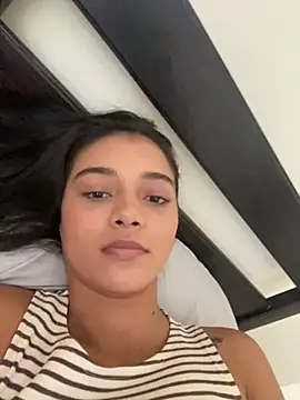 Snapshot of evely_coelloo chatting on March 2025 10:21:02 PM evely coelloo online show from March 2025 10:21:02 PM