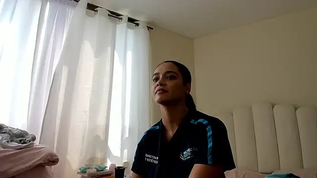 evely coelloo online show from February 2026 06:41:01 PM