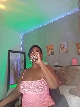 nahiarapalmer19 online show from November 2025 04:19:02 PM