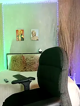 nahiarapalmer19 online show from February 2026 12:18:02 AM