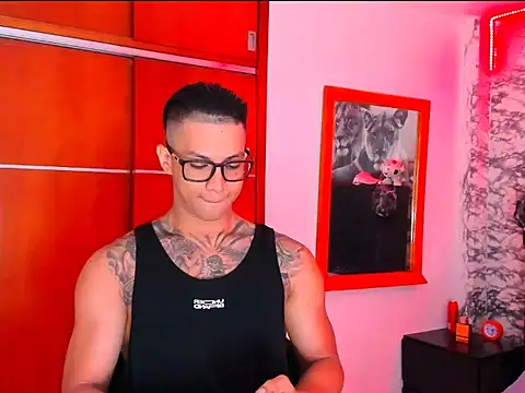 Snapshot of Aaron_Toy chatting on January 2026 08:12:01 PM Aaron Toy online show from January 2026 08:12:01 PM