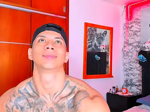 Snapshot of Aaron_Toy chatting on January 2026 06:04:01 PM Aaron Toy online show from January 2026 06:04:01 PM