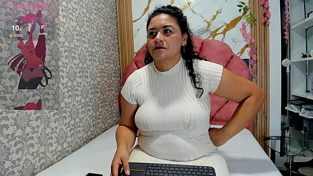 Snapshot of valeria_rivera1 chatting on May 2026 12:14:02 PM valeria rivera1 online show from May 2026 12:14:02 PM