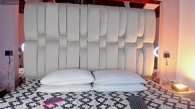 Isa Little Star online show from March 2026 03:30:02 AM