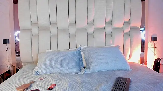 Isa Little Star online show from April 2026 04:14:01 AM