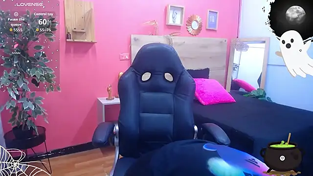 Snapshot of scarlet-foox chatting on October 2025 11:12:01 AM scarlet-foox online show from October 2025 11:12:01 AM