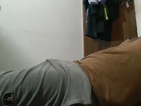 Snapshot of CuteyCouple chatting on April 2026 06:33:02 PM CuteyCouple online show from April 2026 06:33:02 PM