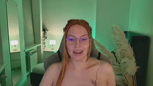Snapshot of Love_Call chatting on March 2025 05:18:02 AM Love Call online show from March 2025 05:18:02 AM