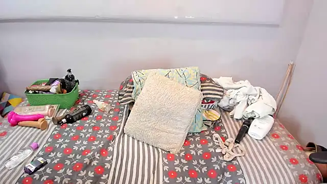 latinasexymoon online show from February 2025 08:42:02 PM