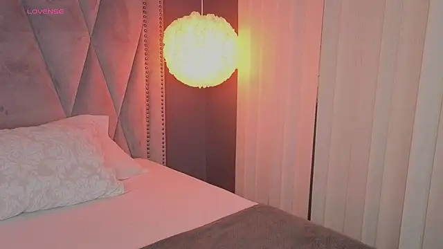 missy taylor  online show from October 2025 08:10:02 PM