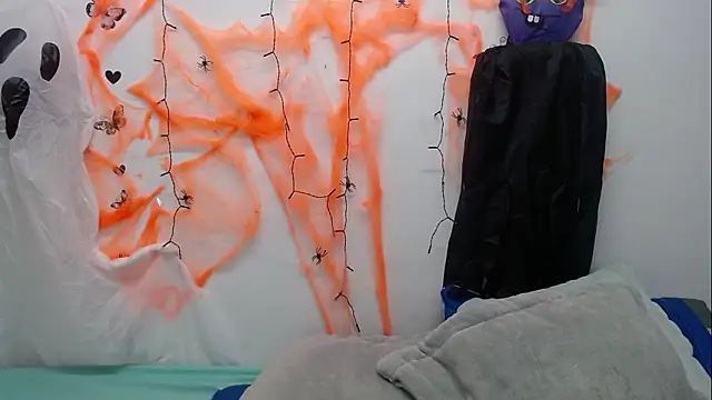 dulcenia rose online show from October 2025 01:43:01 PM