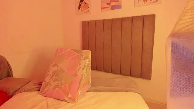 sarah  bigboobs online show from February 2026 05:49:02 AM