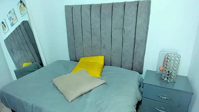 sarah  bigboobs online show from March 2025 02:03:01 AM