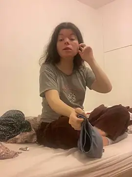 Snapshot of annonyme__422 chatting on February 2025 11:58:02 PM annonyme 422 online show from February 2025 11:58:02 PM