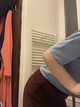 Snapshot of annonyme__422 chatting on March 2025 11:09:02 PM annonyme 422 online show from March 2025 11:09:02 PM