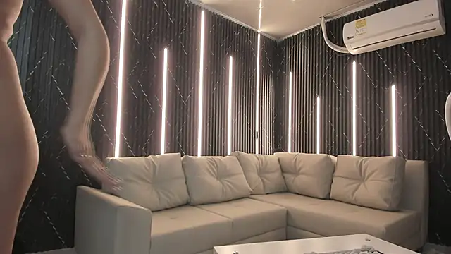 Snapshot of BritneySweet_ chatting on February 2026 03:41:01 AM BritneySweet online show from February 2026 03:41:01 AM