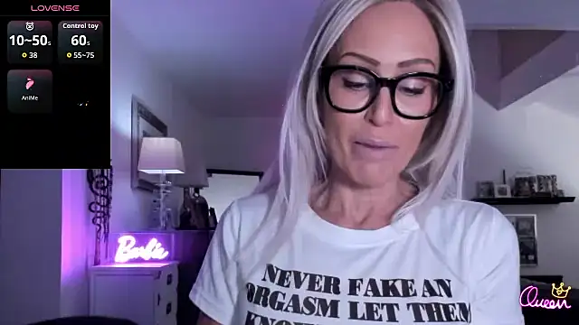 VelvetBarbie online show from February 2026 10:23:02 PM