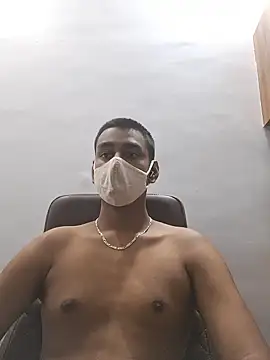 brownguy1234 online show from October 2025 05:58:02 PM