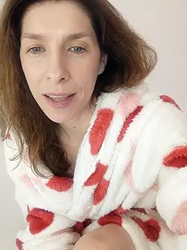 YourSuperModel online show from April 2026 11:33:01 AM