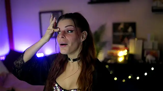 Bellis Perenis online show from November 2025 05:39:02 PM