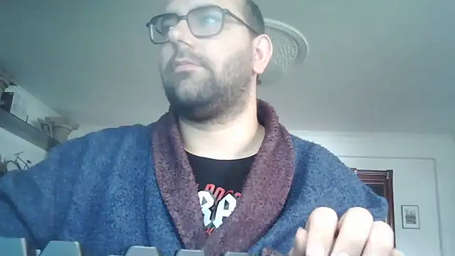 Snapshot of manokiitoo chatting on April 2026 03:15:02 PM manokiitoo online show from April 2026 03:15:02 PM