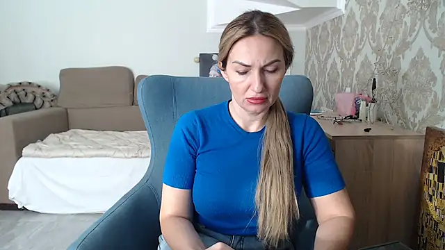 Snapshot of Mallinia chatting on January 2026 11:38:01 AM Mallinia online show from January 2026 11:38:01 AM