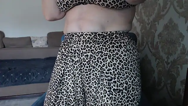 Snapshot of Mallinia chatting on October 2025 08:46:01 AM Mallinia online show from October 2025 08:46:01 AM