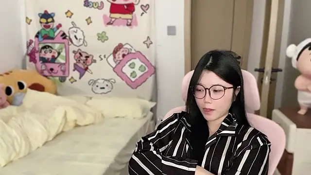 xiSSts online show from November 2025 02:15:02 AM