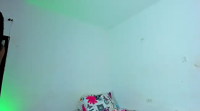 Snapshot of tisaya_8 chatting on February 2025 09:43:01 PM tisaya 8 online show from February 2025 09:43:01 PM