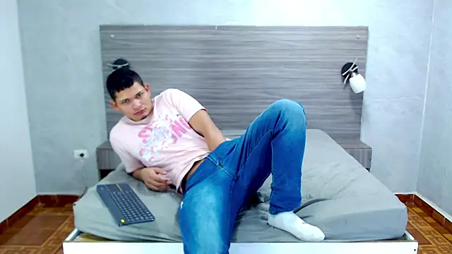 Loony Zion online show from November 2025 12:49:01 PM