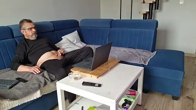 axecoman60 online show from March 2025 09:10:02 AM