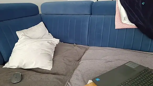 axecoman60 online show from March 2025 12:04:01 PM