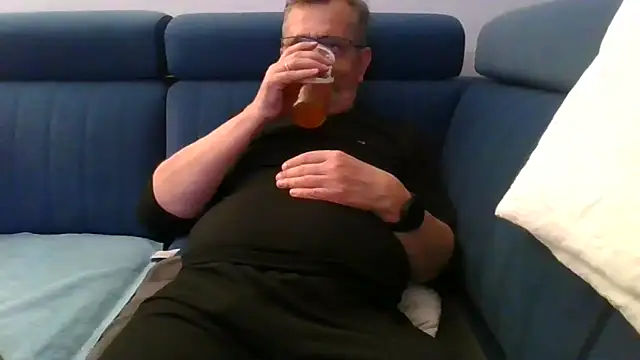 axecoman60 online show from March 2025 06:11:02 PM