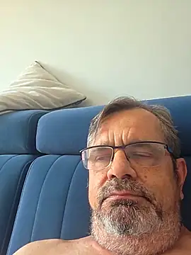 axecoman60 online show from May 2026 09:05:01 AM