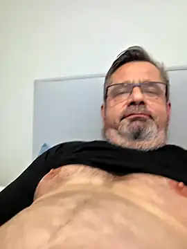 axecoman60 online show from February 2026 07:00:02 PM