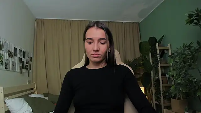 Bellla Haddid online show from December 2025 03:03:02 PM