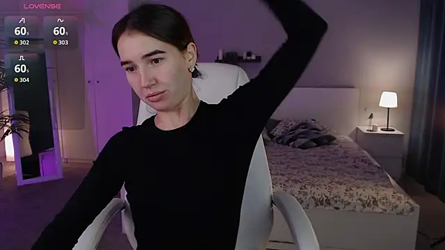 Snapshot of Bellla_Haddid chatting on September 2025 01:12:01 AM Bellla Haddid online show from September 2025 01:12:01 AM