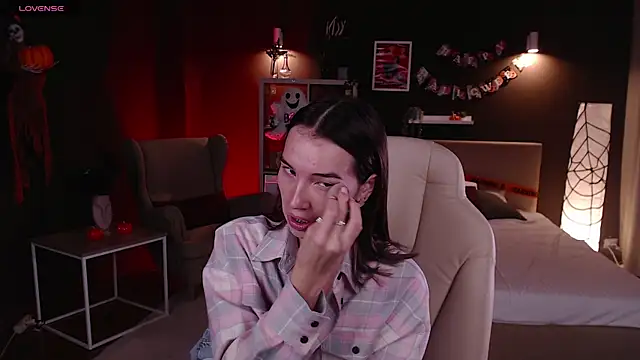 Bellla Haddid online show from October 2025 01:04:02 AM