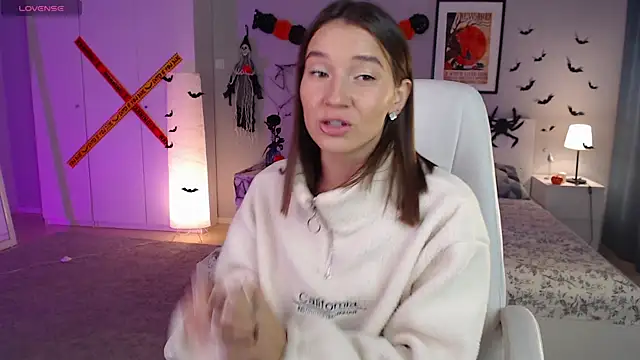 Bellla Haddid online show from October 2025 01:48:02 AM