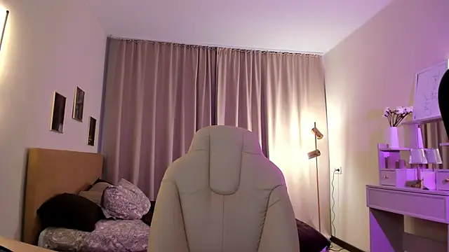 Bellla Haddid online show from November 2025 01:53:02 AM