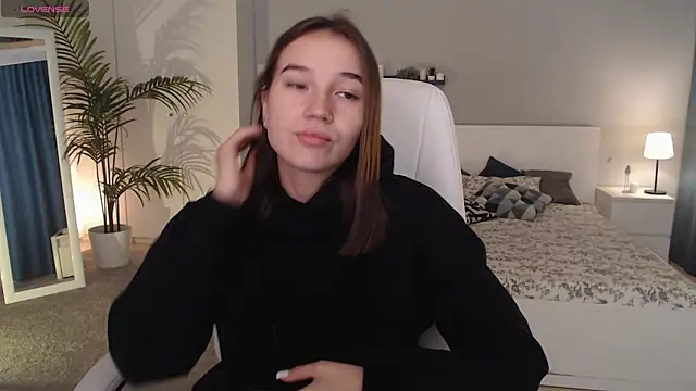 Snapshot of Bellla_Haddid chatting on September 2025 01:09:01 AM Bellla Haddid online show from September 2025 01:09:01 AM