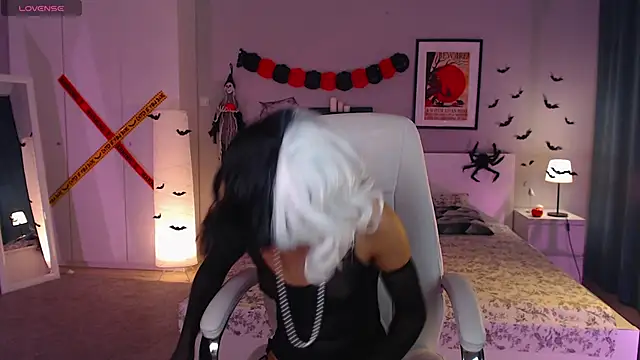 Bellla Haddid online show from November 2025 01:23:01 AM