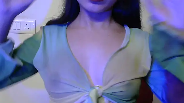 amrita2210 online show from October 2025 08:39:02 PM