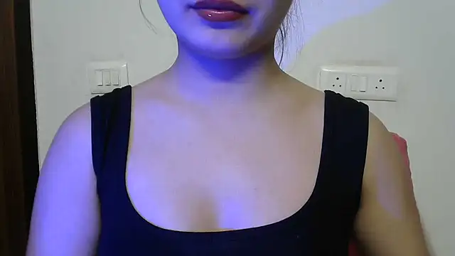 amrita2210 online show from February 2026 08:11:02 PM