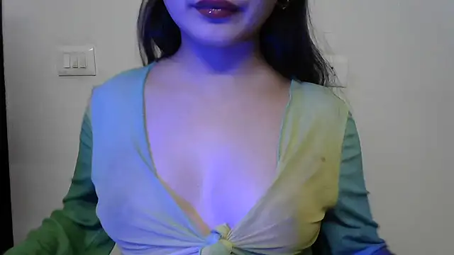 amrita2210 online show from March 2026 06:50:02 PM