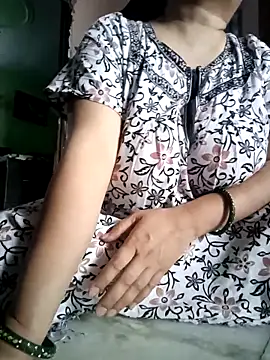 Kavya kapoor online show from April 2026 04:19:02 AM