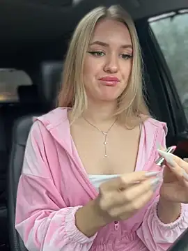 Snapshot of Devill_Angel_ chatting on November 2025 09:35:01 AM Devill Angel online show from November 2025 09:35:01 AM