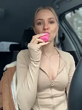 Snapshot of Devill_Angel_ chatting on November 2025 10:05:01 AM Devill Angel online show from November 2025 10:05:01 AM