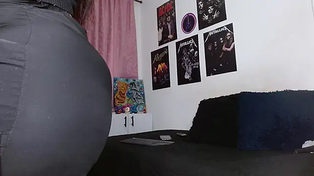 scarlett  morgan online show from November 2025 01:48:02 PM